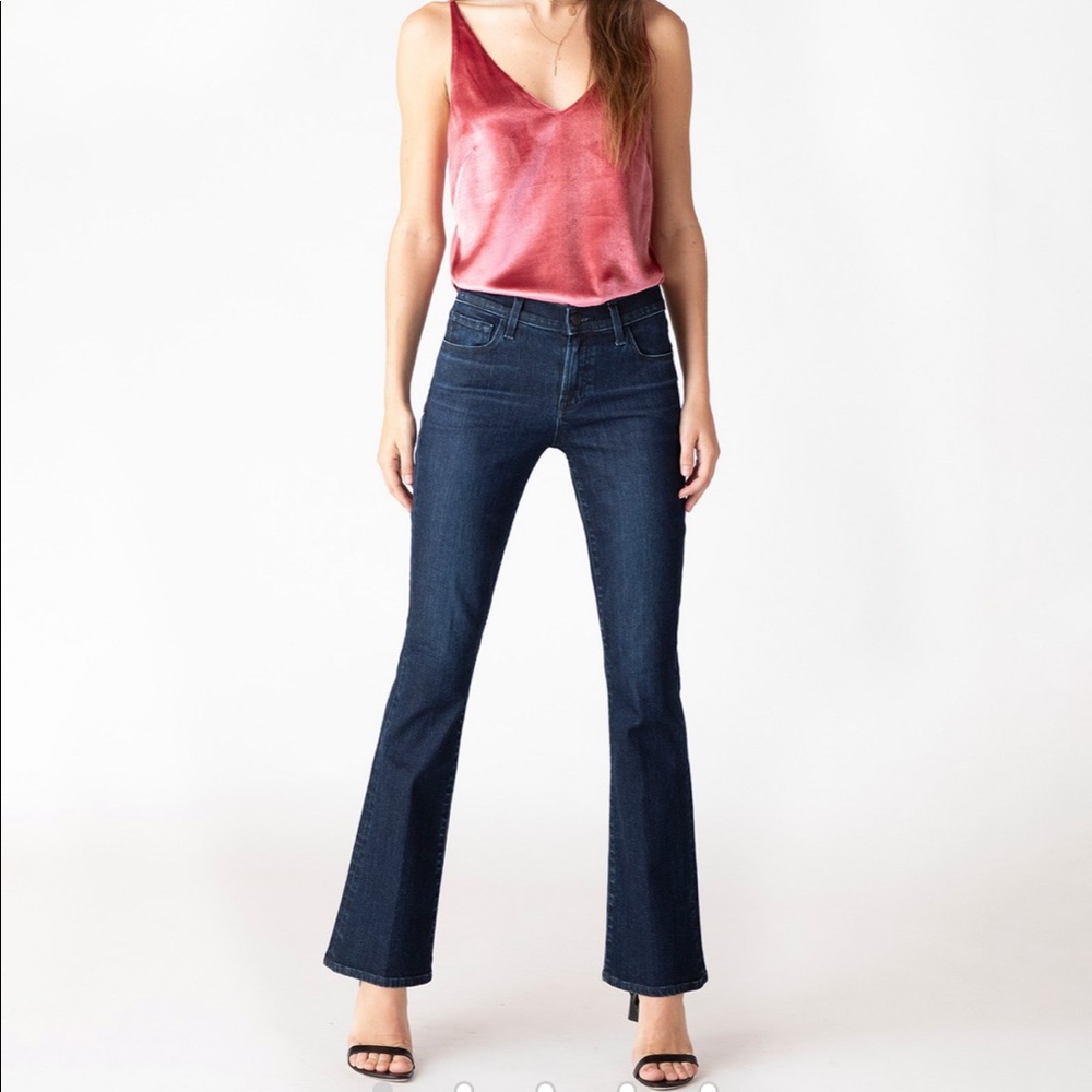 NWT J Brand jeans mid rise boot cut dark wash Size 25. Lots of stretch!